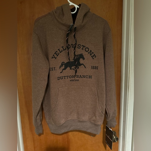 Yellowstone Men’s Pullover Hooded Sweatshirt - Picture 1 of 3